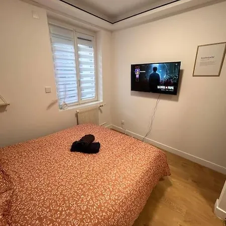 Appartement La Terrasse Abritee Et Son *
